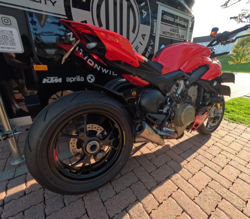 DUCATI STREETFIGHTER V4S