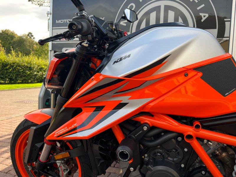 KTM 1290 SUPER DUKE R