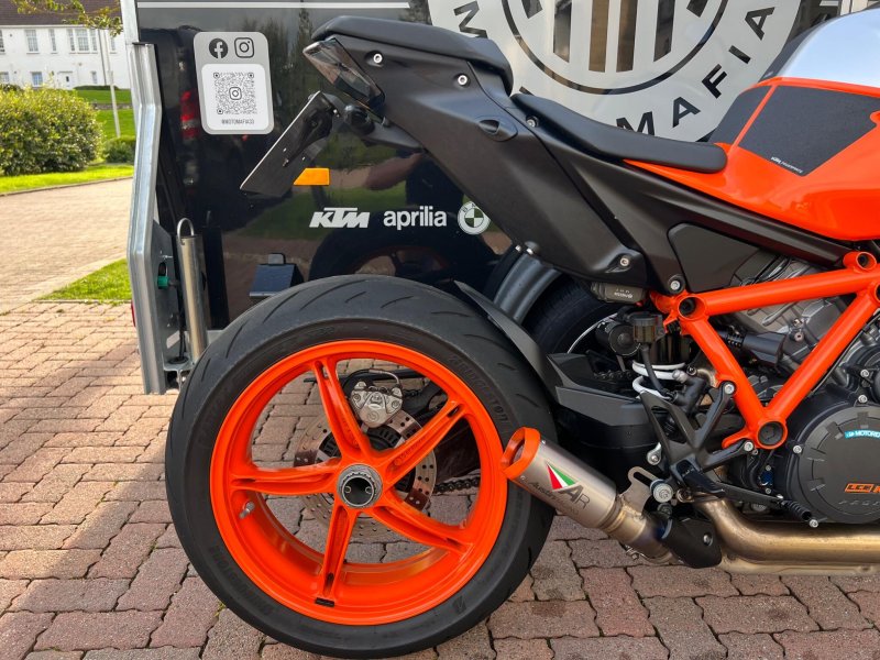 KTM 1290 SUPER DUKE R