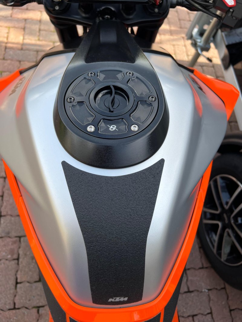 KTM 1290 SUPER DUKE R
