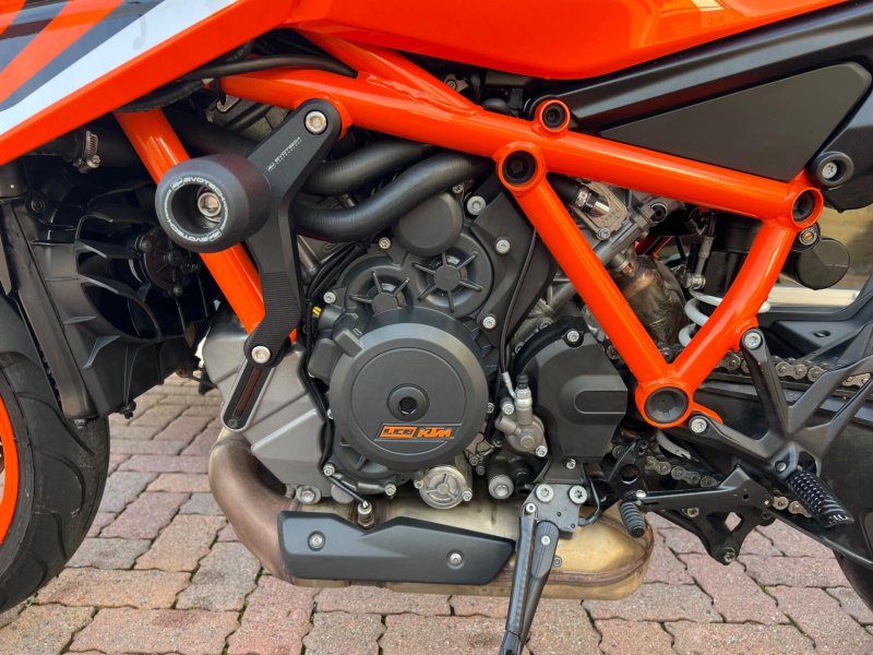 KTM 1290 SUPER DUKE R