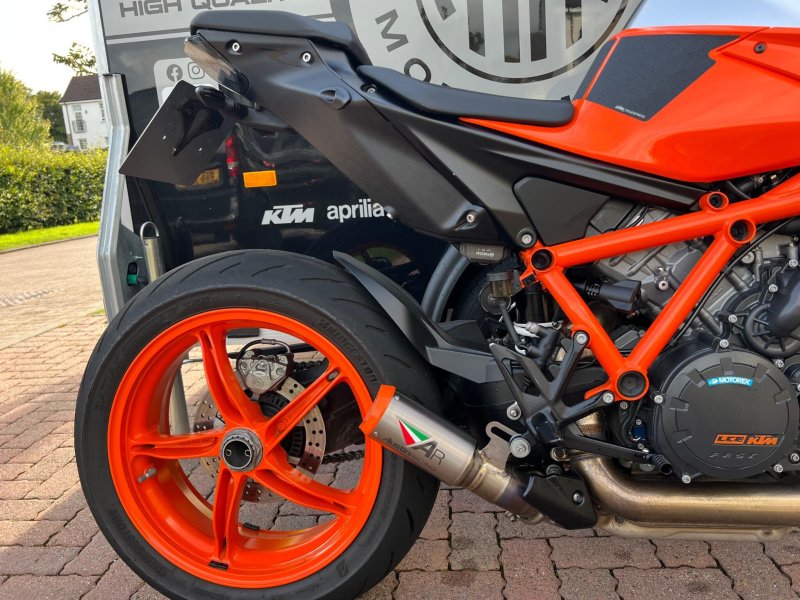 KTM 1290 SUPER DUKE R