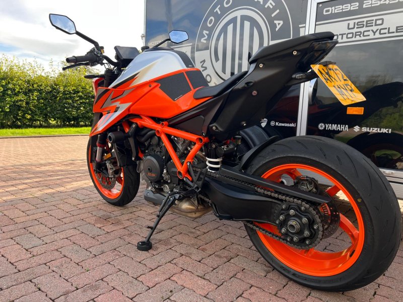 KTM 1290 SUPER DUKE R