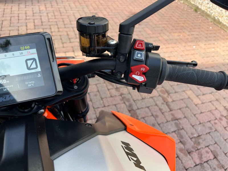 KTM 1290 SUPER DUKE R