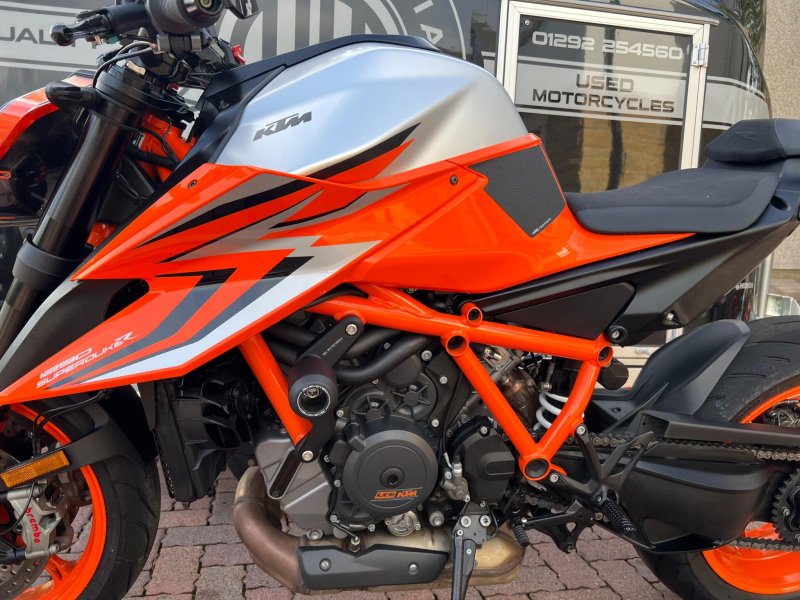 KTM 1290 SUPER DUKE R
